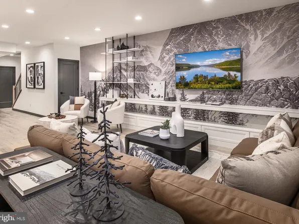 9 Alroy Rd #5, Malvern, PA 19355