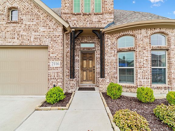 3rd image of 2116 Victoria Ln