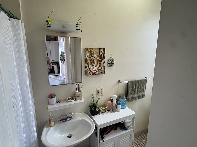 310 Monroe St #8 — Photo 8