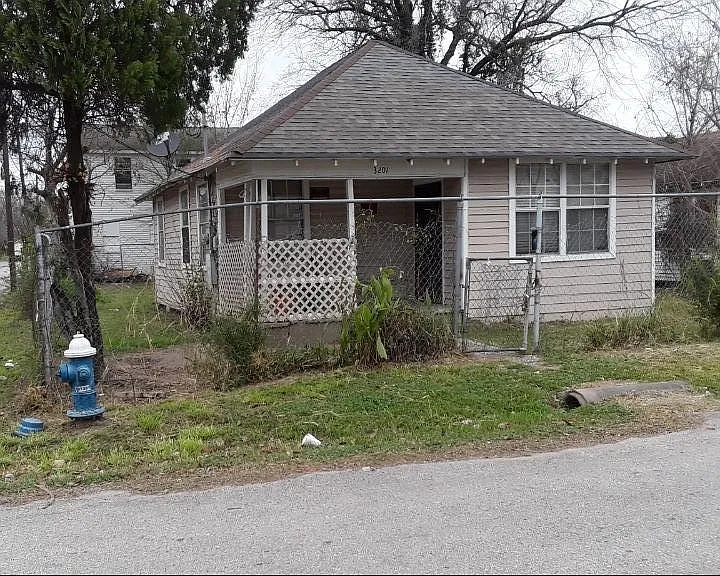 3201 Rosalie St — Photo 1