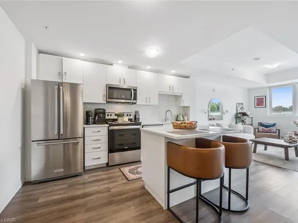 108 Garment St #213, Kitchener, ON N2G 0C8
