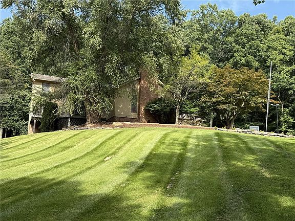 2nd image of 4900 Cole Rd