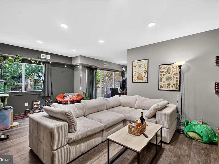 2914 Kings Chapel Rd #8 — Photo 3