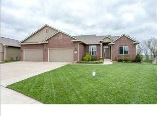 1432 S Ravenwood St, Derby, KS 67037