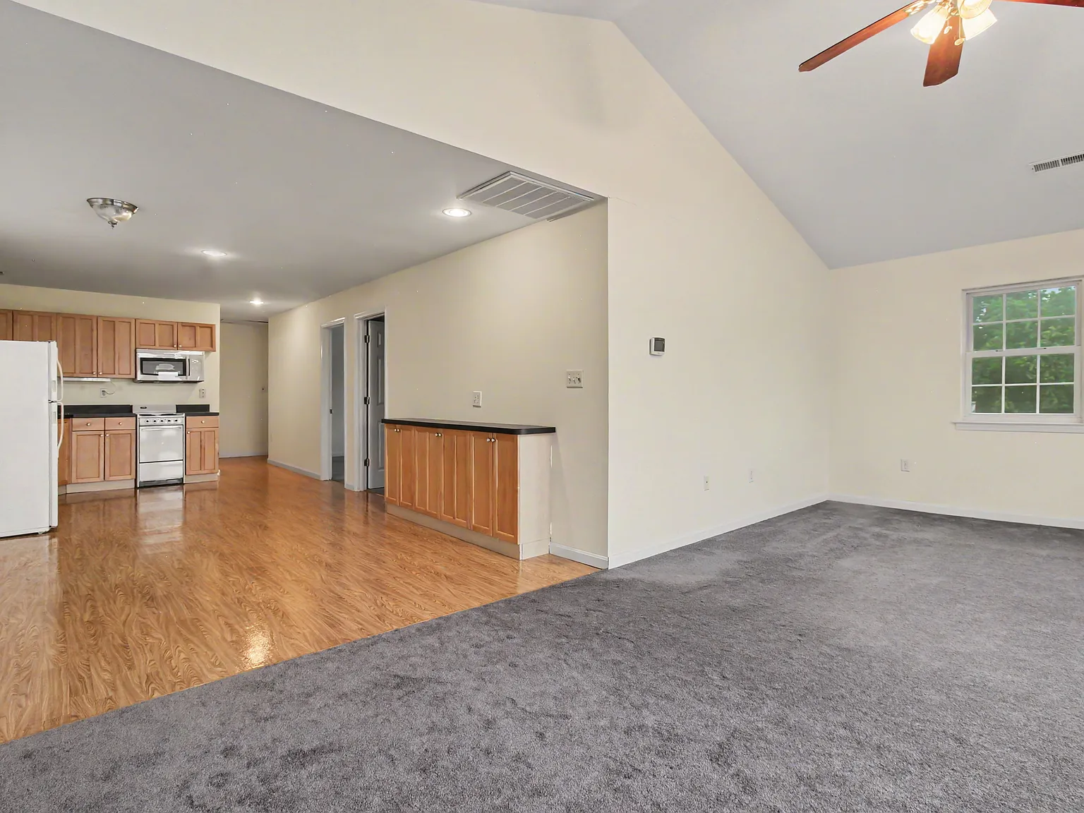 2 bed, 2314 sqft, $2,400 — Photo 4