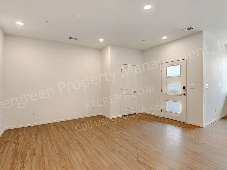 4954 Denys Dr — Photo 6