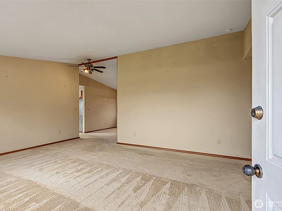 3rd image of 3126 Meeker Avenue NE
