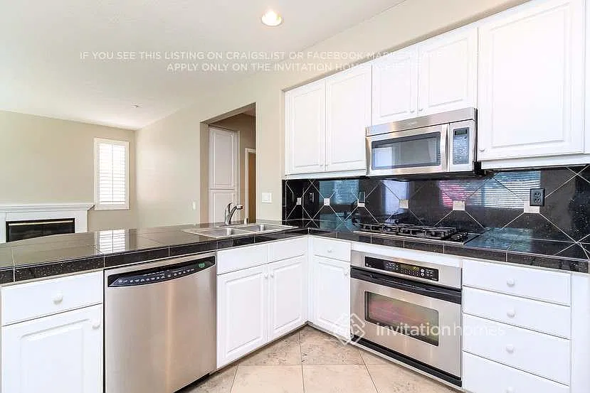 7540 Oakwood Ln Highland, CA 92346 — Photo 4