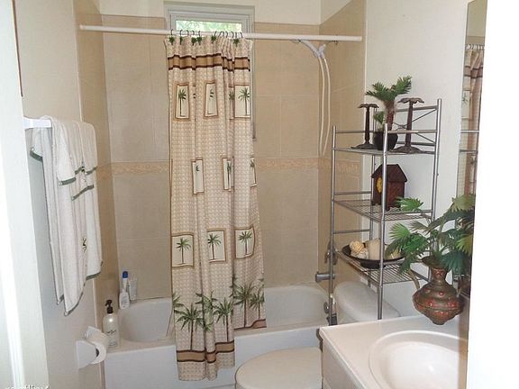 1BA5B1AC-8EF9-4C1A-8DF5-0DCBA1110CB9