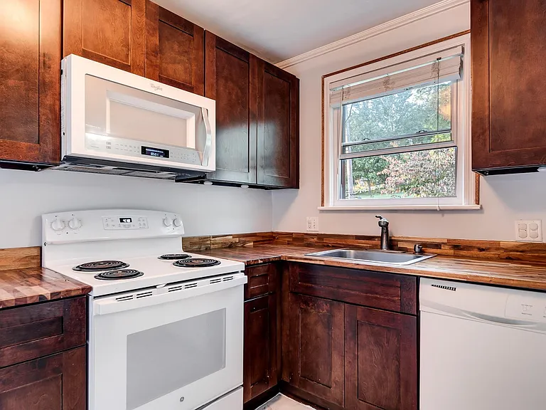 1315 Saturn Dr — Photo 14
