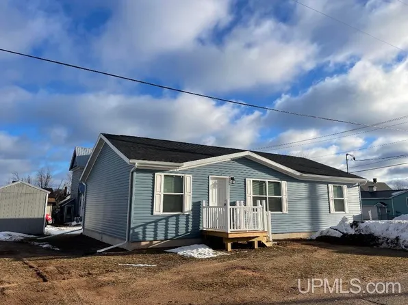 420 S Lake St, Ishpeming, MI 49849
