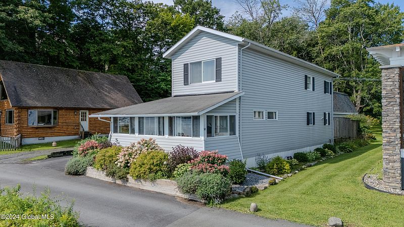 2nd image of 58 Riley Cove Road