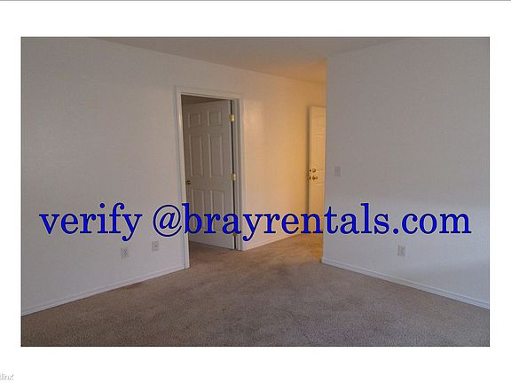 1125 Belford Ave- B-wm-livingroom2
