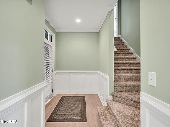 4th image of 1175 Greensview Circle