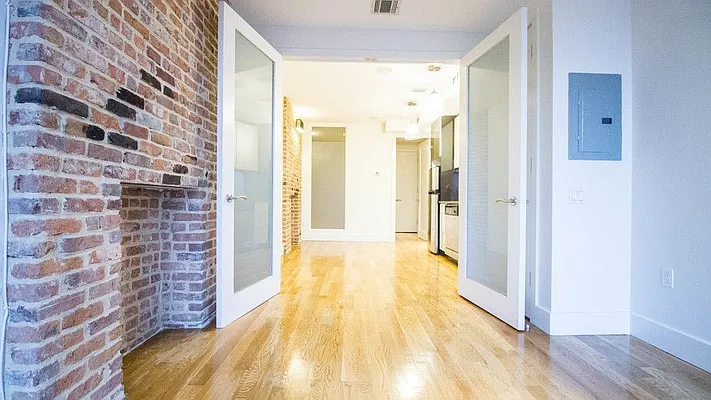 Rented by Nooklyn NYC LLC | media 28