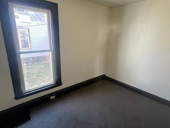 4th image of 233 W 20th St #1