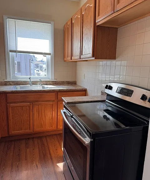 33 Potter St #31 — Photo 5