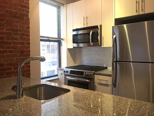 Rented by Bond New York | media 25