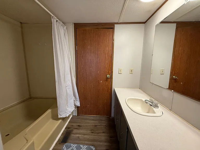 2471 Albany Dr — Photo 24