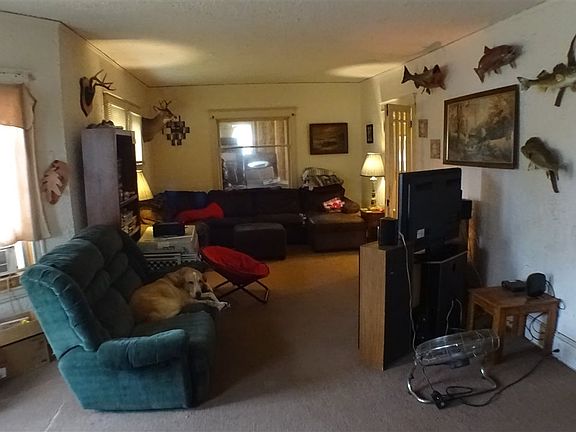 3rd image of 703 Oak St