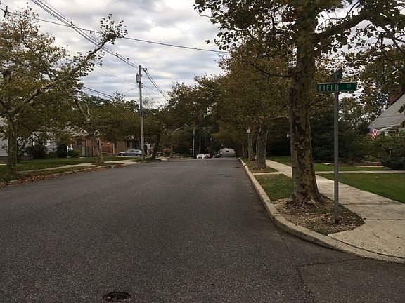 4th image of 219 Dayton Ave