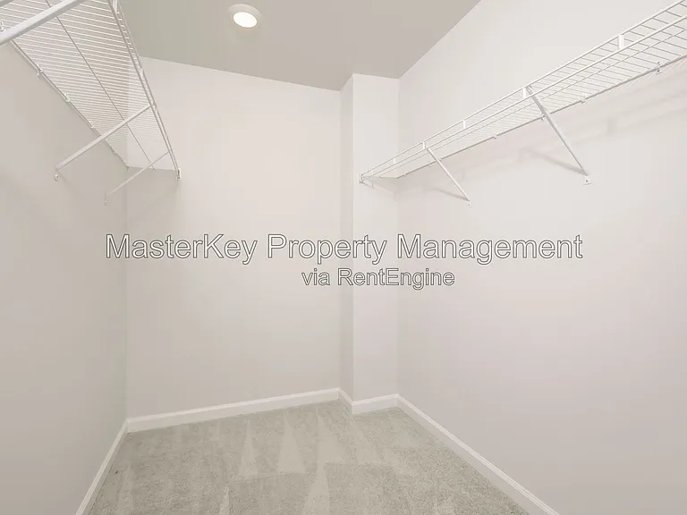 804 McKenzie Park Ter — Photo 19