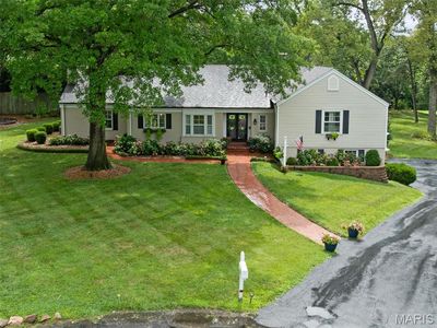 13 Ladue Crest Ln, Saint Louis, MO, 63124