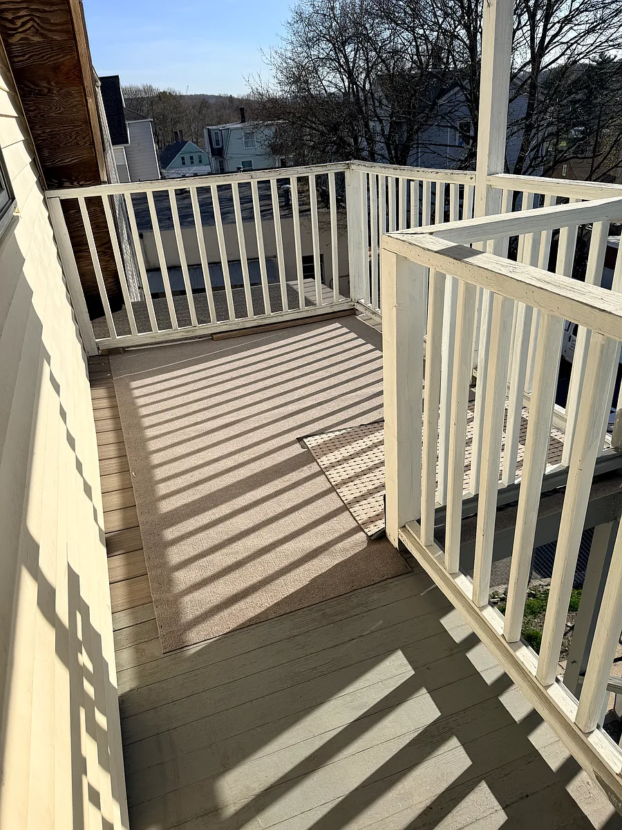 Building Photo - 984 Baldwin St #3