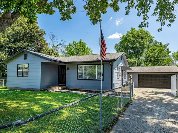 3113 E 36th Ct, Des Moines, IA 50317