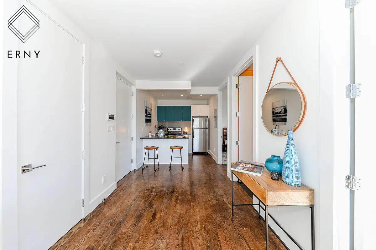 Building Photo - 2250 Clarendon Rd #4B