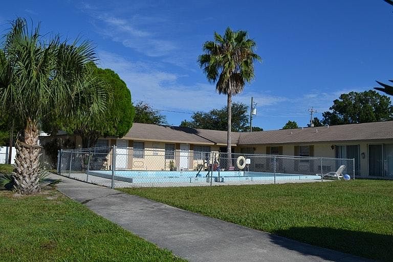 2nd image of 1500 Montana Ave APT 10