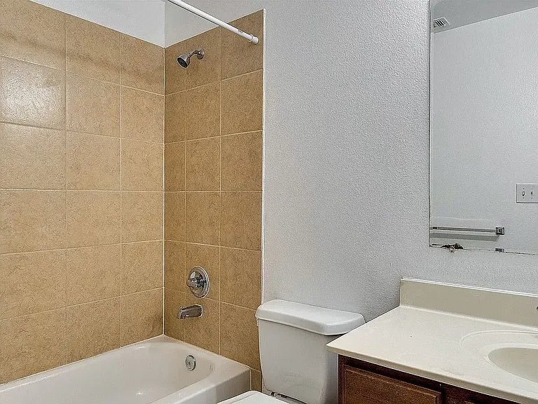 1115 Parkway Trl — Photo 12