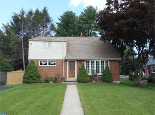 903 Scotia Rd, Philadelphia, PA 19128