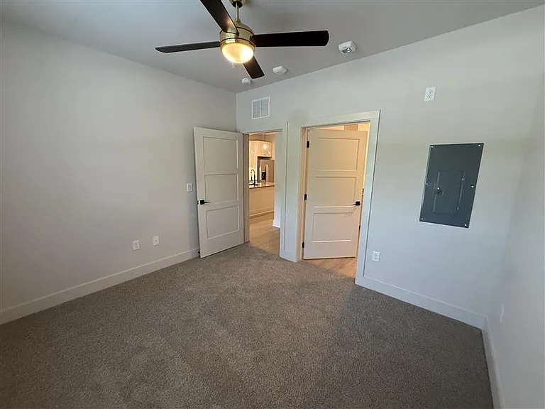 District on the Etowah Apartments — Photo 820