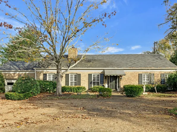 2703 Abbott Martin Rd, Nashville, TN 37215