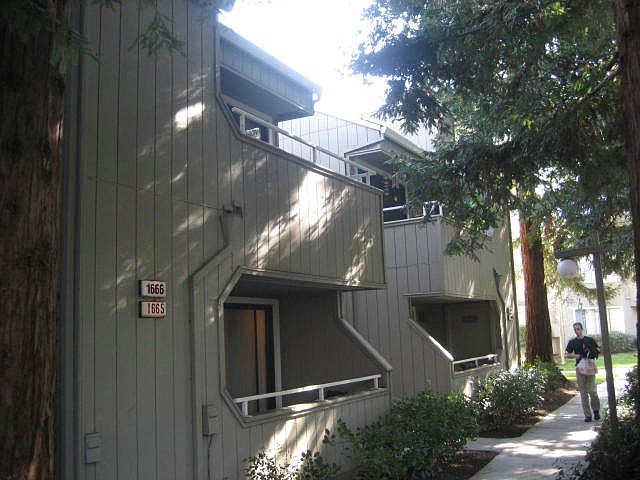 1st image of 1665 Braddock Ct