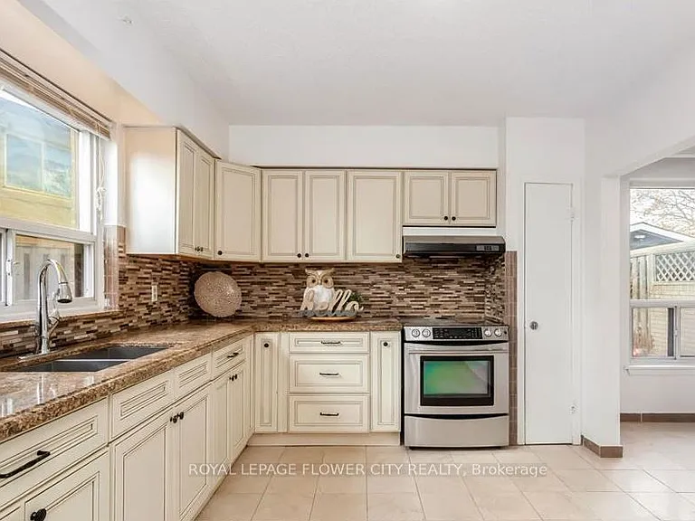3 Clayhall Cres — Photo 13