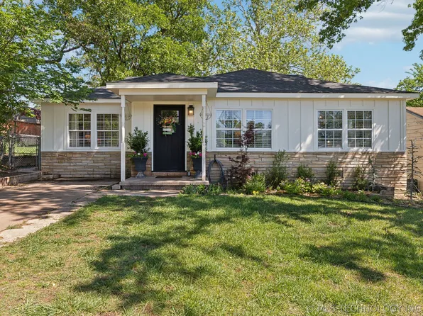 619 E 6th Ave, Bristow, OK 74010