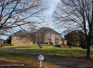 2 Twin Lakes Dr, Manalapan, NJ 07726