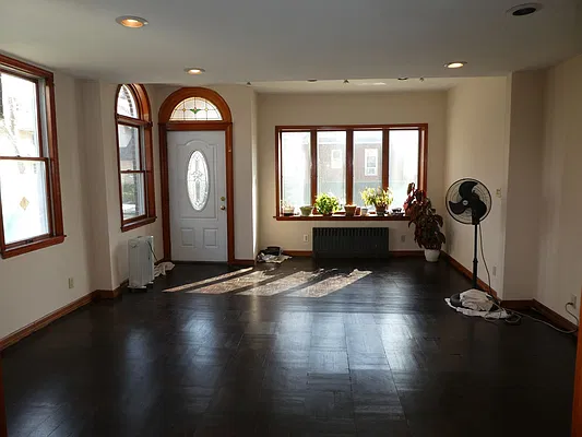 Sold by Century 21 Mizrahi Realty | media 48