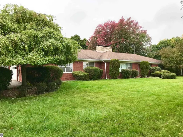 5811 N Luce Rd, Alma, MI 48801