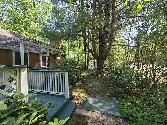 4th image of 2115 Drummond Rd