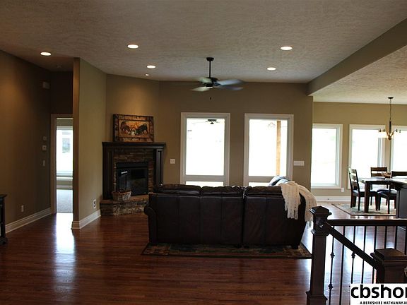 4th image of 5168 Waterford Ave