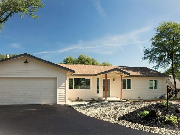 18082 Hummingbird Dr, Penn Valley, CA 95946