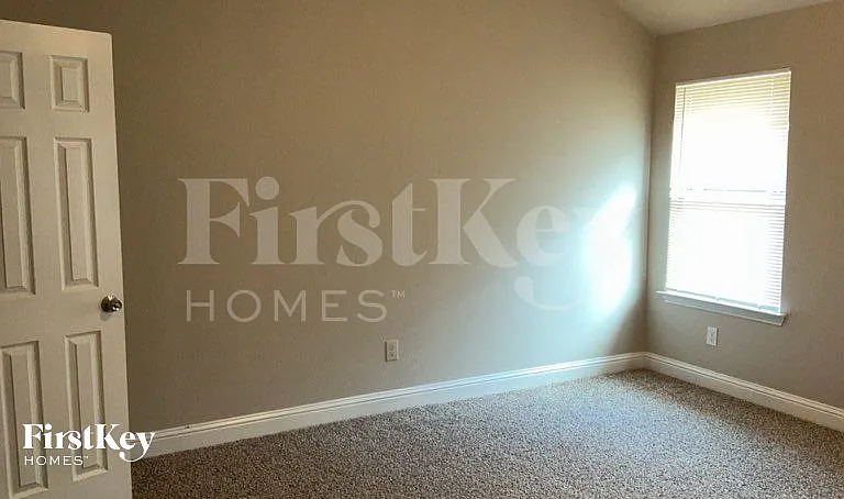 610 Canvas Ct — Photo 9