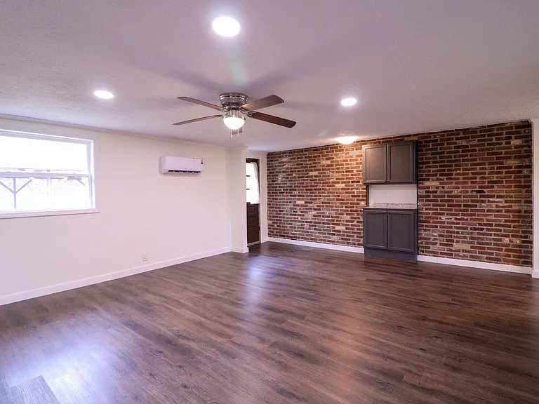 135 Quincy Parlier Rd #2 — Photo 4