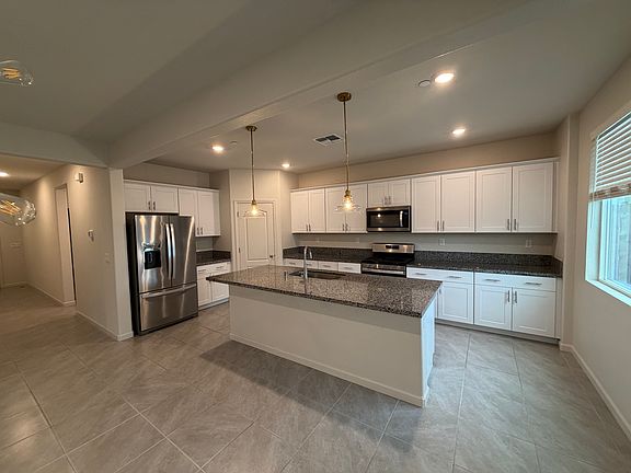 4th image of 1870 Violet Dr