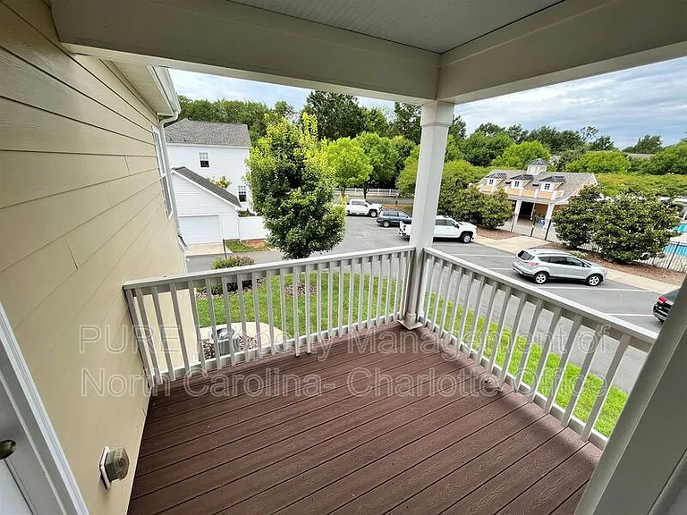 10330 Royal Winchester Dr — Photo 17