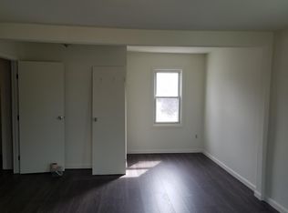 21 Weeks Ave, Oyster Bay, NY 11771