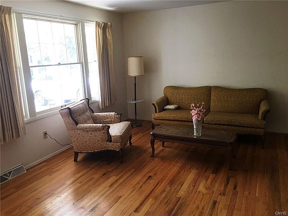 3rd image of 7785 Ravenswood Ln